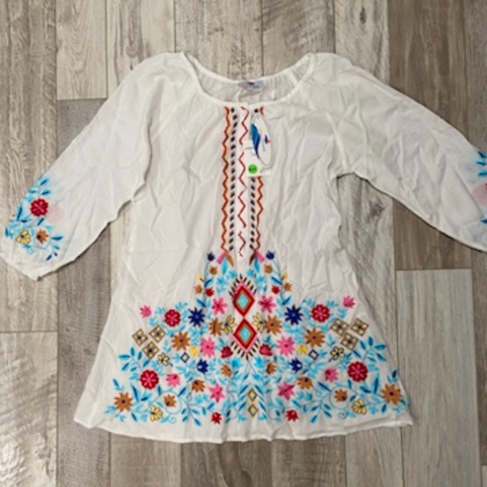 Sunny Oceans Beach Cover Up Women’s Medium New NWT White Embroidered Zaiya Swim